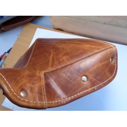 DESSUS DE SELLE CUIR MARRON...